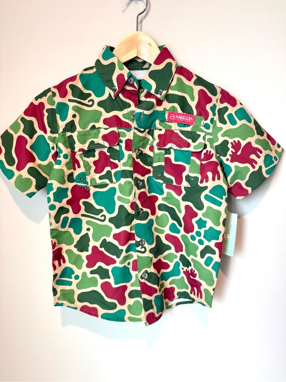 NWT Magellan Outdoors Kids' Short-Sleeve Camouflage Button-Up Shirt - Green/Red